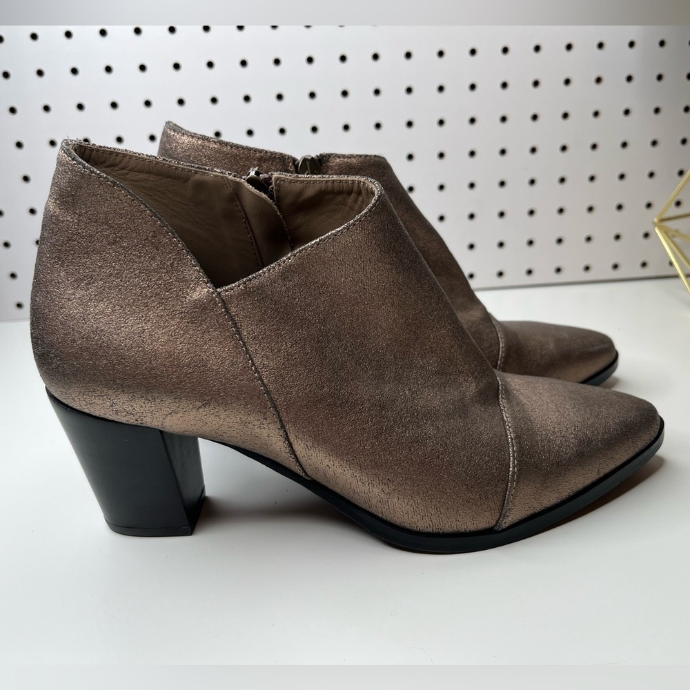 Italeau Marisa Booties EU 39 US 8.5 Gold Leather Waterproof Block Heel Metallic - Picture 3 of 16